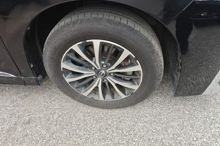 Used GAC Trumpchi M8 2021 Revised Version Lingxiu Series 390T Luxury Edition Right Front Wheel Hub