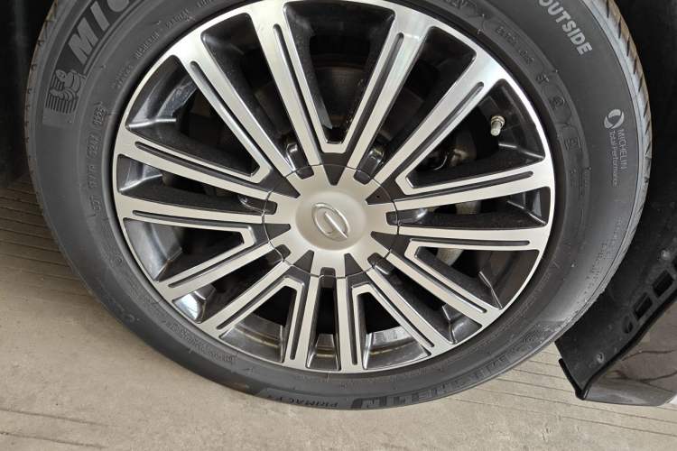 Used GAC Trumpchi M8 2021 Master Series 390T Prestige Edition Right Front Wheel Hub