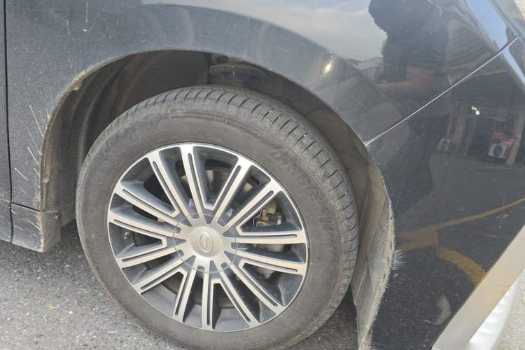 Used GAC Trumpchi M8 2021 Master Series 390T Prestige Edition Right Front Wheel Hub