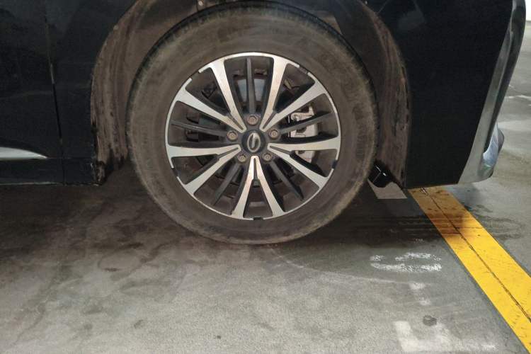 Used GAC Trumpchi M8 2021 Revised Version Lingxiu Series 390T Luxury Edition Right Front Wheel Hub