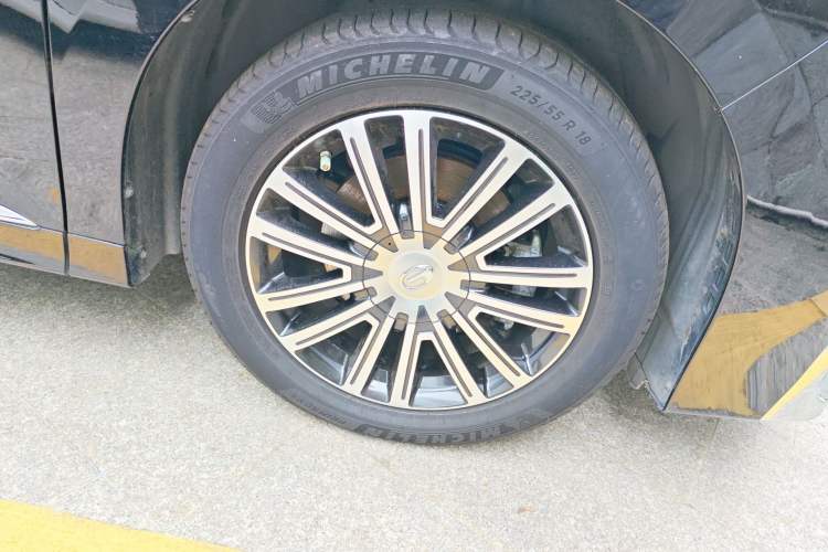Used GAC Trumpchi M8 2021 Lingxiu Series 390T Ultimate Edition Right Front Wheel Hub