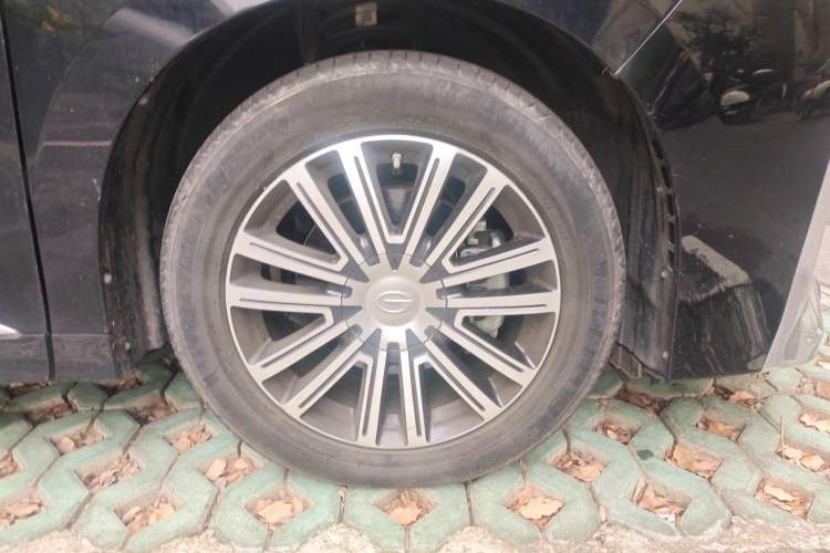 Used GAC Trumpchi M8 2021 Lingxiu Series 390T Deluxe Edition Right Front Wheel Hub