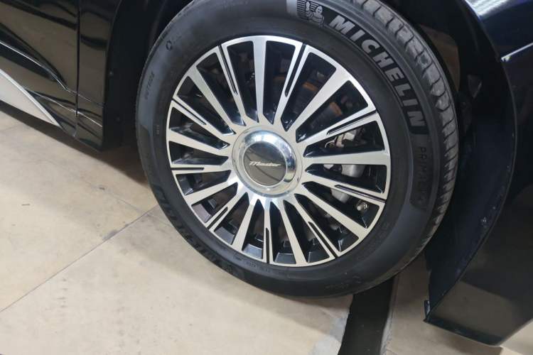 Used GAC Trumpchi M8 2021 Master Series 390T Four-Seat Deluxe Edition Right Front Wheel Hub