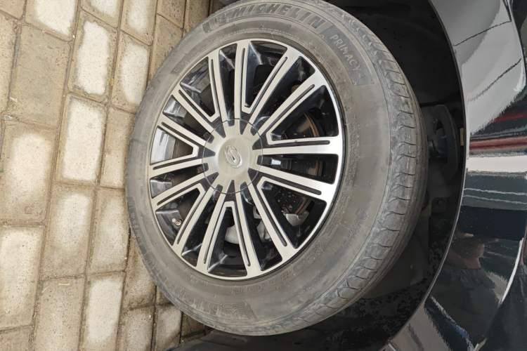 Used GAC Trumpchi M8 2021 Master Series 390T Prestige Edition Right Front Wheel Hub