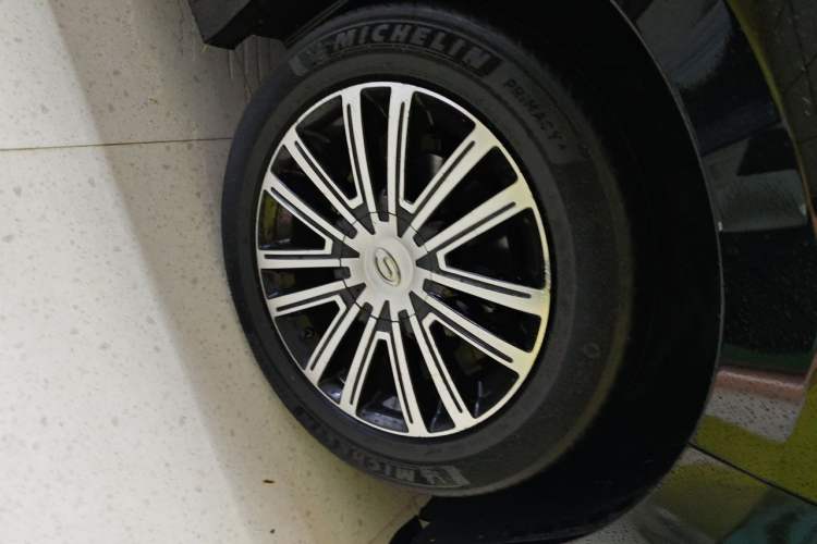 Used GAC Trumpchi M8 2021 Lingxiu Series 390T Deluxe Edition Right Front Wheel Hub