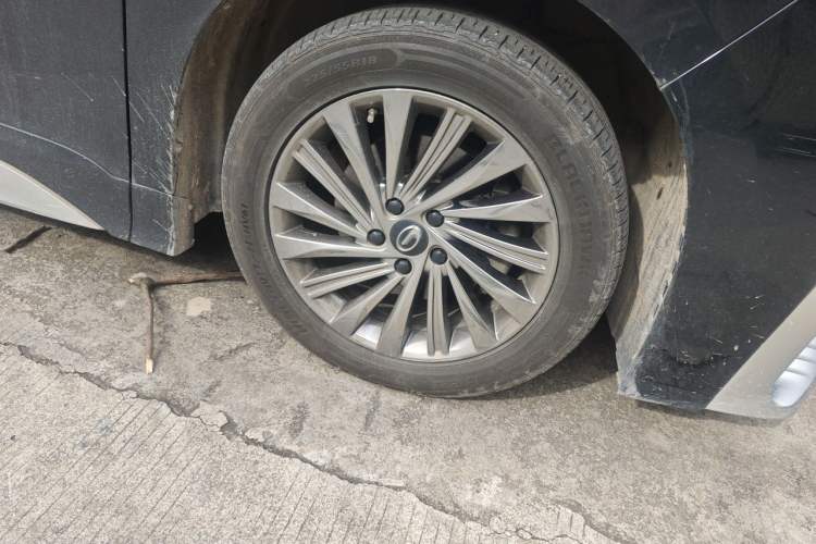 Used GAC Trumpchi M8 2021 Master Series 390T Ultimate Edition Right Front Wheel Hub