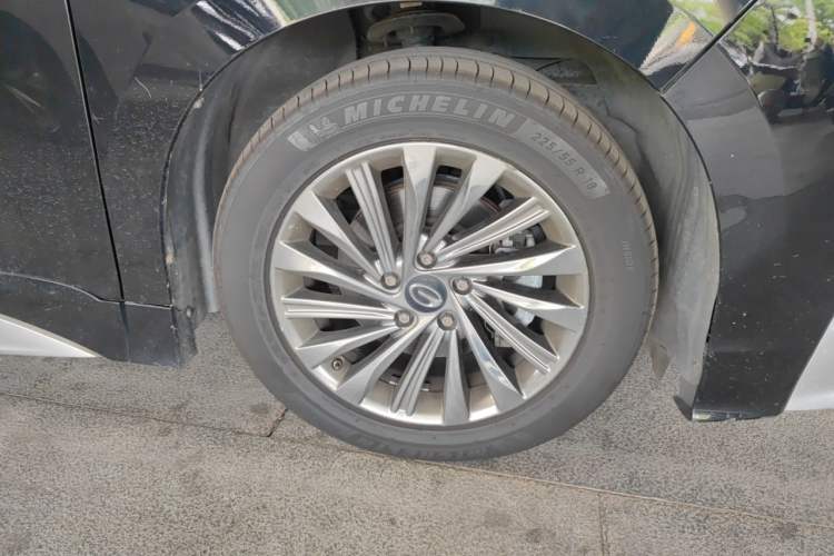 Used GAC Trumpchi M8 2021 Master Series 390T Ultimate Well-being Edition Right Front Wheel Hub