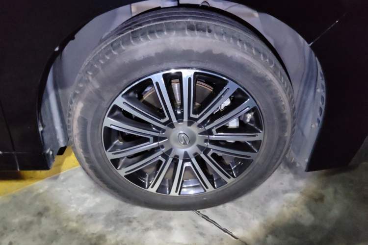 Used GAC Trumpchi M8 2021 Lingxiu Series 390T Ultimate Edition Right Front Wheel Hub