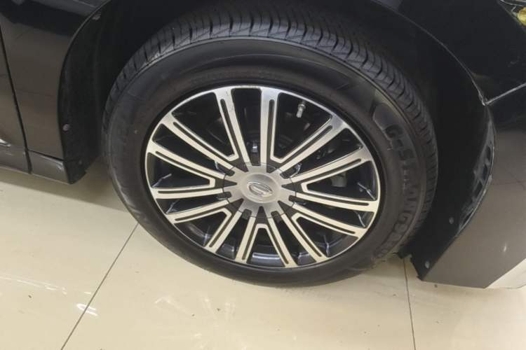 Used GAC Trumpchi M8 2021 Lingxiu Series 390T Deluxe Edition Right Front Wheel Hub