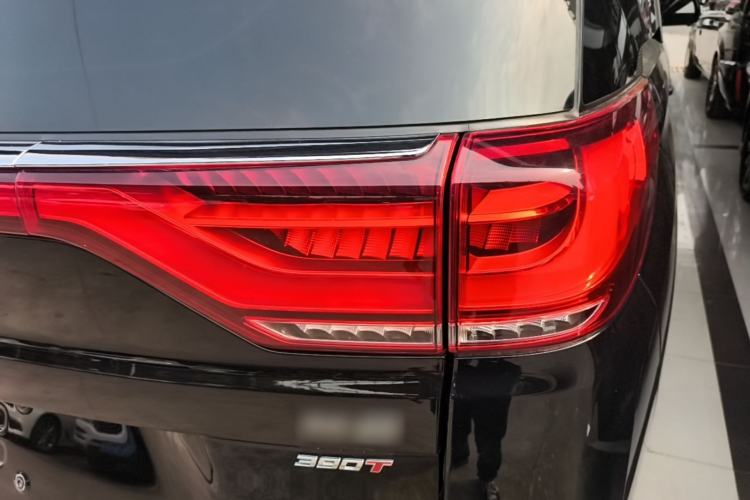 Used GAC Trumpchi M8 2021 Lingxiu Series 390T Ultimate Edition Right Rear Taillight