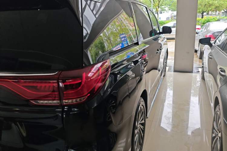 Used GAC Trumpchi M8 2021 Master Series 390T Ultimate Edition Right Rear Taillight