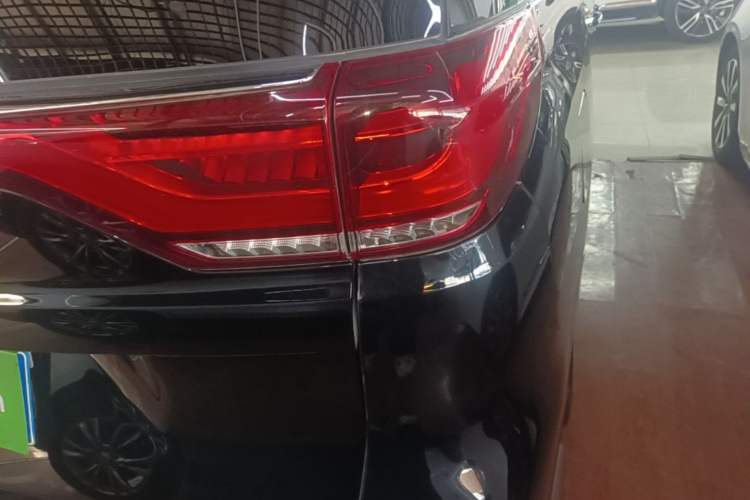 Used GAC Trumpchi M8 2021 Lingxiu Series 390T Deluxe Edition Right Rear Taillight