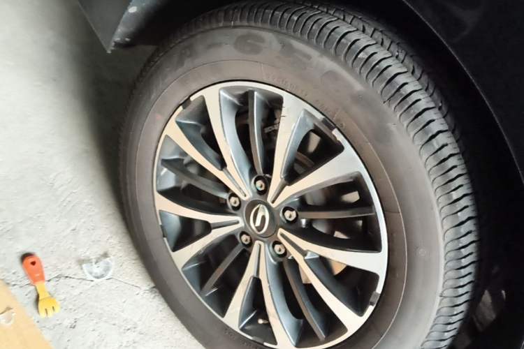 Used GAC Trumpchi M8 2021 Revised Version Lingxiu Series 390T Luxury Edition Right Rear Wheel Hub