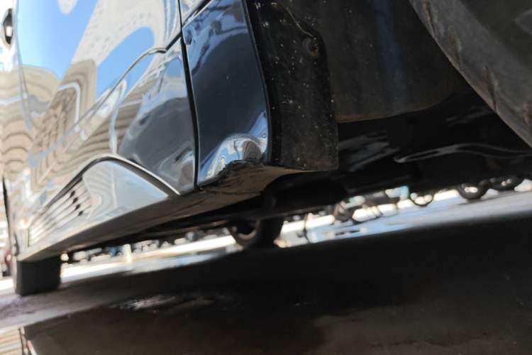 Used GAC Trumpchi M8 2021 Master Series 390T Ultimate Edition Right Side Sill