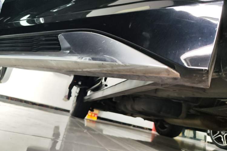 Used GAC Trumpchi M8 2021 Master Series 390T Prestige Edition Right Side Sill