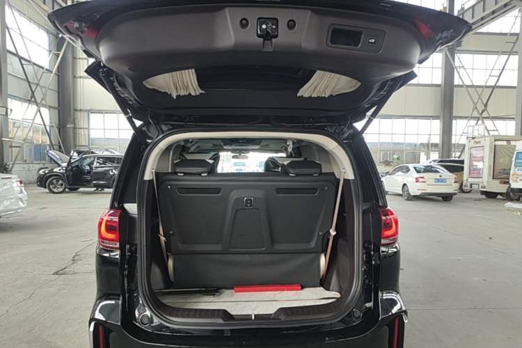 Used GAC Trumpchi M8 2021 Revised Version Lingxiu Series 390T Luxury Edition Trunk