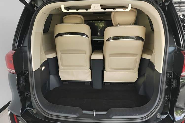Used GAC Trumpchi M8 2021 Master Series 390T Four-Seat Glory Edition Trunk