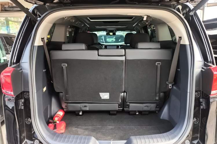 Used GAC Trumpchi M8 2021 Lingxiu Series 390T Ultimate Edition Trunk