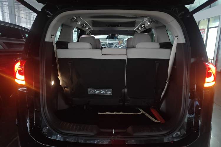 Used GAC Trumpchi M8 2021 Lingxiu Series 390T Deluxe Edition Trunk