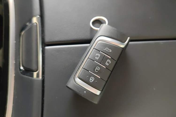 Used GAC Trumpchi M8 2021 Master Series 390T Ultimate Well-being Edition Vehicle Key