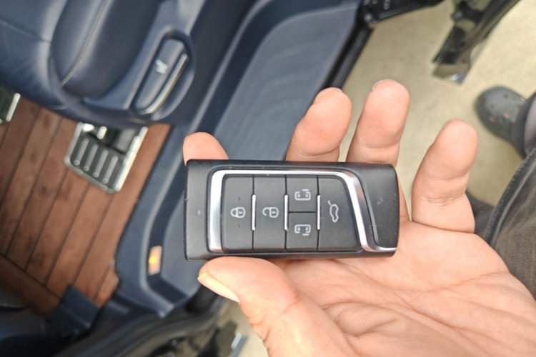 Used GAC Trumpchi M8 2021 Master Series 390T Prestige Edition Vehicle Key