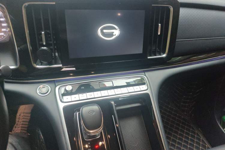 Used GAC Trumpchi M8 2021 Lingxiu Series 390T Ultimate Edition Audio And AC Panel