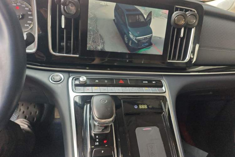 Used GAC Trumpchi M8 2021 Revised Version Lingxiu Series 390T Luxury Edition Audio And AC Panel