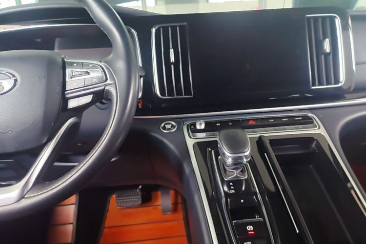 Used GAC Trumpchi M8 2021 Lingxiu Series 390T Ultimate Edition Center Console