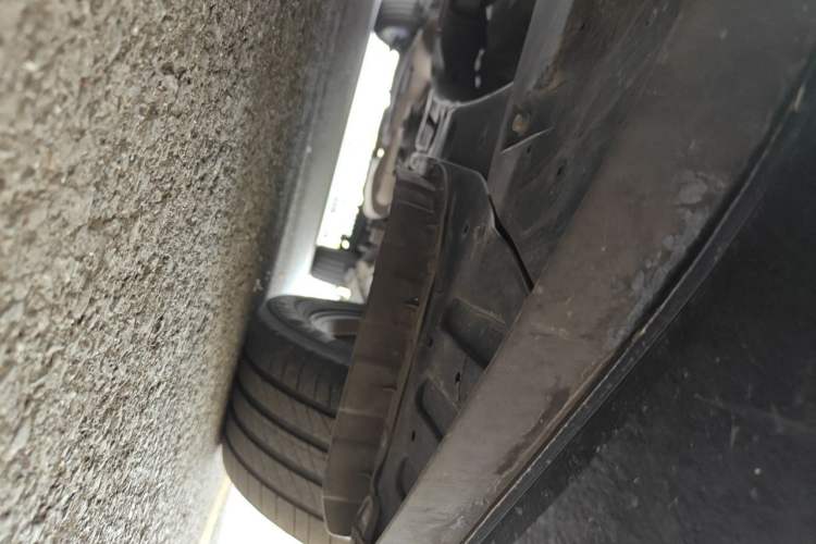 Used GAC Trumpchi M8 2021 Lingxiu Series 390T Ultimate Edition Chassis Front Left