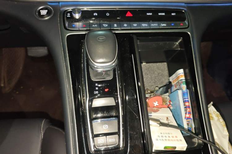 Used GAC Trumpchi M8 2021 Lingxiu Series 390T Deluxe Edition Gear Lever