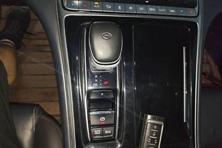 Used GAC Trumpchi M8 2021 Lingxiu Series 390T Deluxe Edition Gear Lever