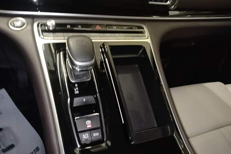 Used GAC Trumpchi M8 2021 Lingxiu Series 390T Ultimate Edition Gear Lever