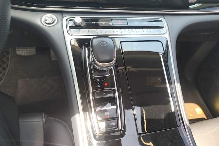 Used GAC Trumpchi M8 2021 Lingxiu Series 390T Deluxe Edition Gear Lever