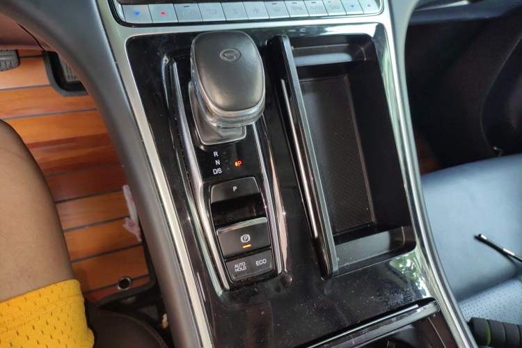 Used GAC Trumpchi M8 2021 Lingxiu Series 390T Flagship Edition Gear Lever