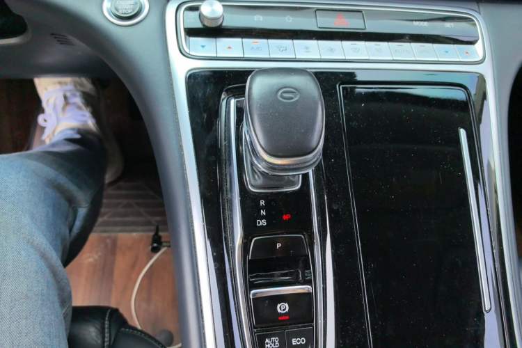 Used GAC Trumpchi M8 2021 Lingxiu Series 390T Deluxe Edition Gear Lever
