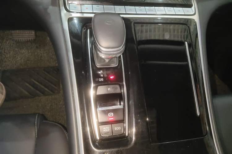Used GAC Trumpchi M8 2021 Lingxiu Series 390T Deluxe Edition Gear Lever