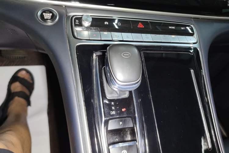 Used GAC Trumpchi M8 2021 Lingxiu Series 390T Deluxe Edition Gear Lever