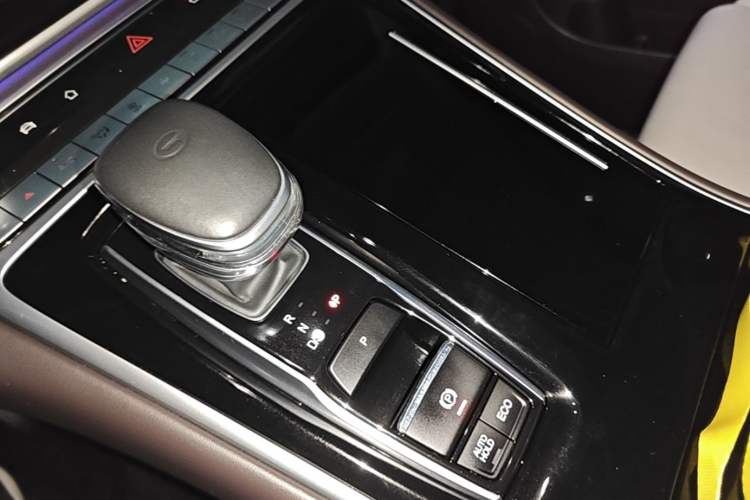 Used GAC Trumpchi M8 2021 Lingxiu Series 390T Flagship Edition Gear Lever