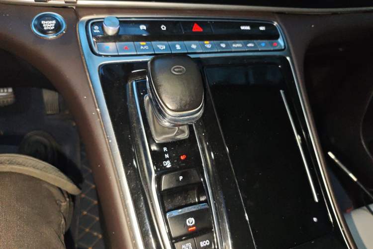 Used GAC Trumpchi M8 2021 Revised Version Lingxiu Series 390T Luxury Edition Gear Lever
