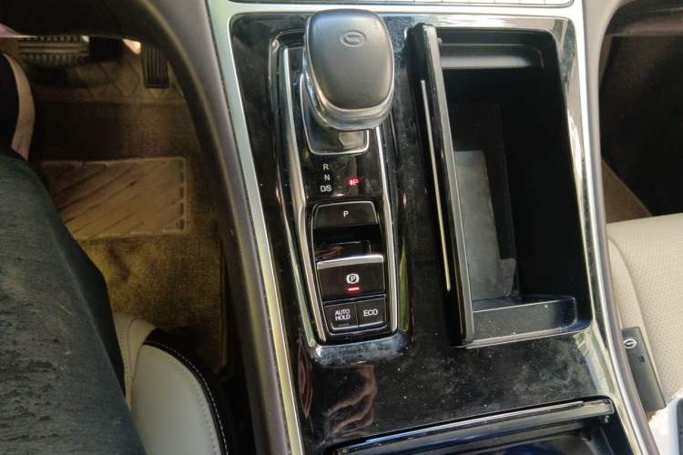 Used GAC Trumpchi M8 2021 Lingxiu Series 390T Luxury Edition Gear Lever