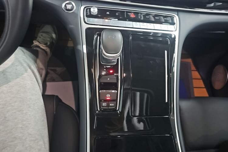 Used GAC Trumpchi M8 2021 Lingxiu Series 390T Ultimate Edition Gear Lever