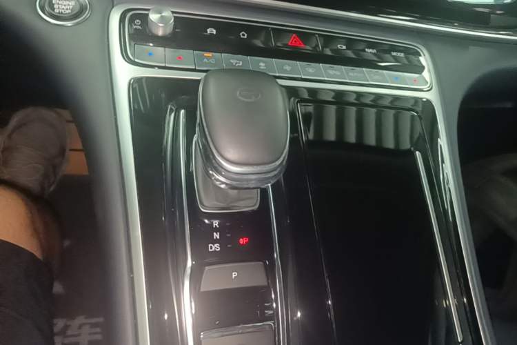 Used GAC Trumpchi M8 2021 Lingxiu Series 390T Ultimate Edition Gear Lever