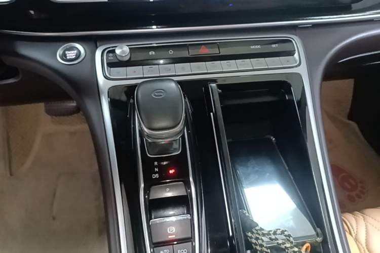 Used GAC Trumpchi M8 2021 Lingxiu Series 390T Luxury Edition Gear Lever