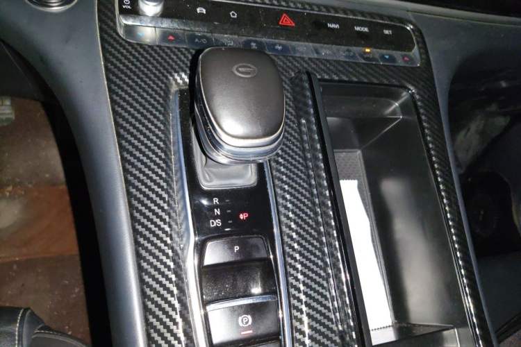 Used GAC Trumpchi M8 2021 Lingxiu Series 390T Deluxe Edition Gear Lever