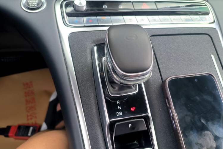 Used GAC Trumpchi M8 2021 Lingxiu Series 390T Ultimate Edition Gear Lever