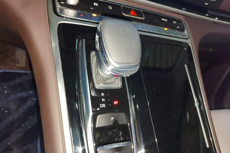 Used GAC Trumpchi M8 2021 Lingxiu Series 390T Deluxe Edition Gear Lever
