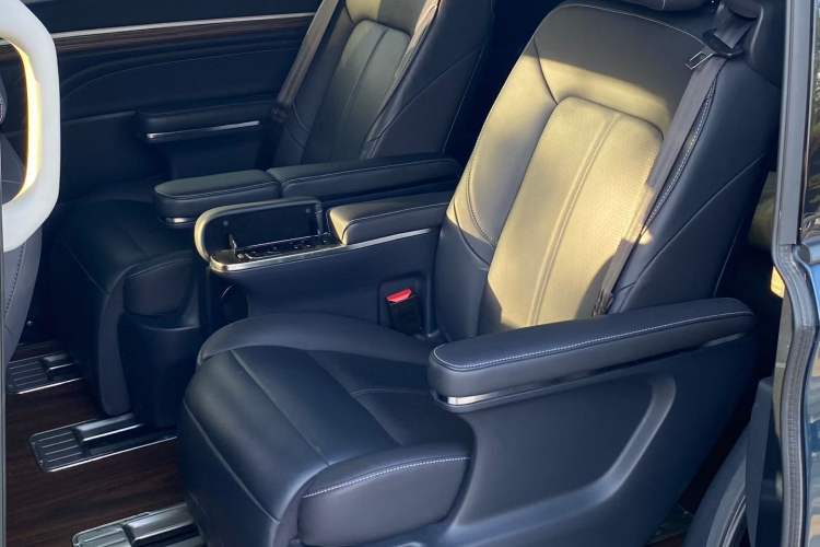 Used GAC Trumpchi M8 2021 Lingxiu Series 390T Ultimate Edition Interior 2