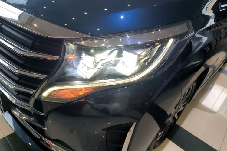 Used GAC Trumpchi M8 2021 Lingxiu Series 390T Ultimate Edition Left Front Headlight