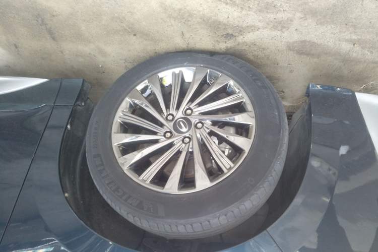 Used GAC Trumpchi M8 2021 Master Series 390T Ultimate Edition Left Front Wheel Hub