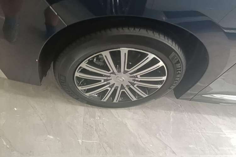 Used GAC Trumpchi M8 2021 Lingxiu Series 390T Ultimate Edition Left Front Wheel Hub
